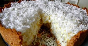 Torta de Coco Gelada dos deuses, sobremesa divina, veja agora 